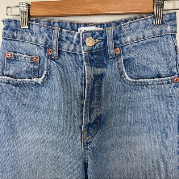 Zara High Rise Ankle Length Jeans - Picture 4 of 11